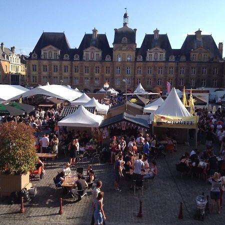 Appartement Du Grillardin- Place Ducale Charleville-Mézières Dış mekan fotoğraf