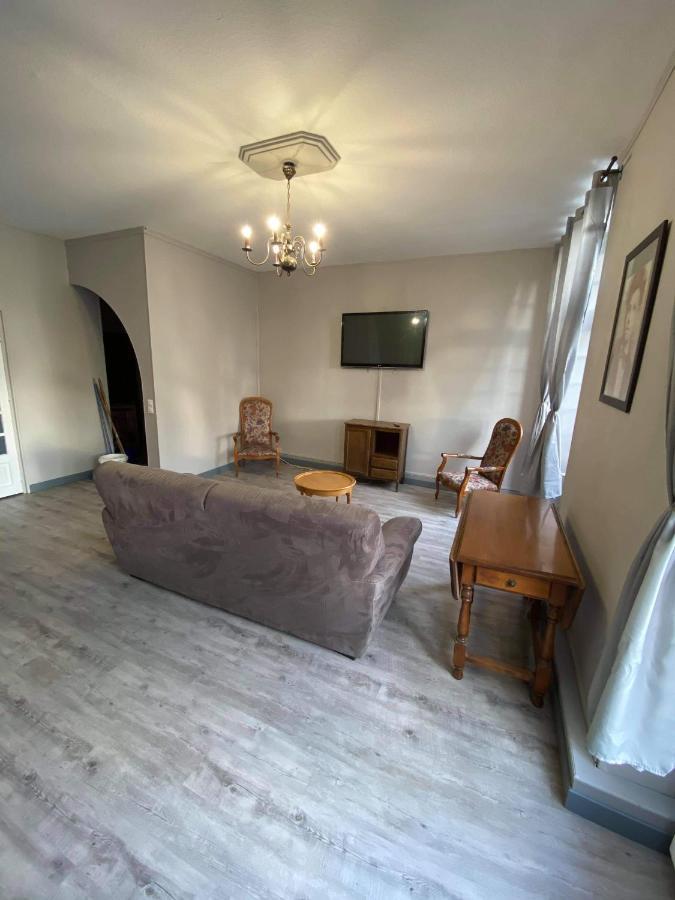 Appartement Du Grillardin- Place Ducale Charleville-Mézières Dış mekan fotoğraf